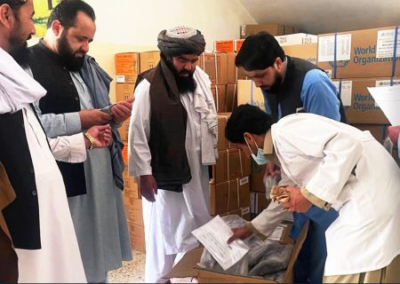 سازمان جهانی صحت ۲۹۹ کارتن داروی ضروری به شفاخانه ولایتی تخار کمک کرد