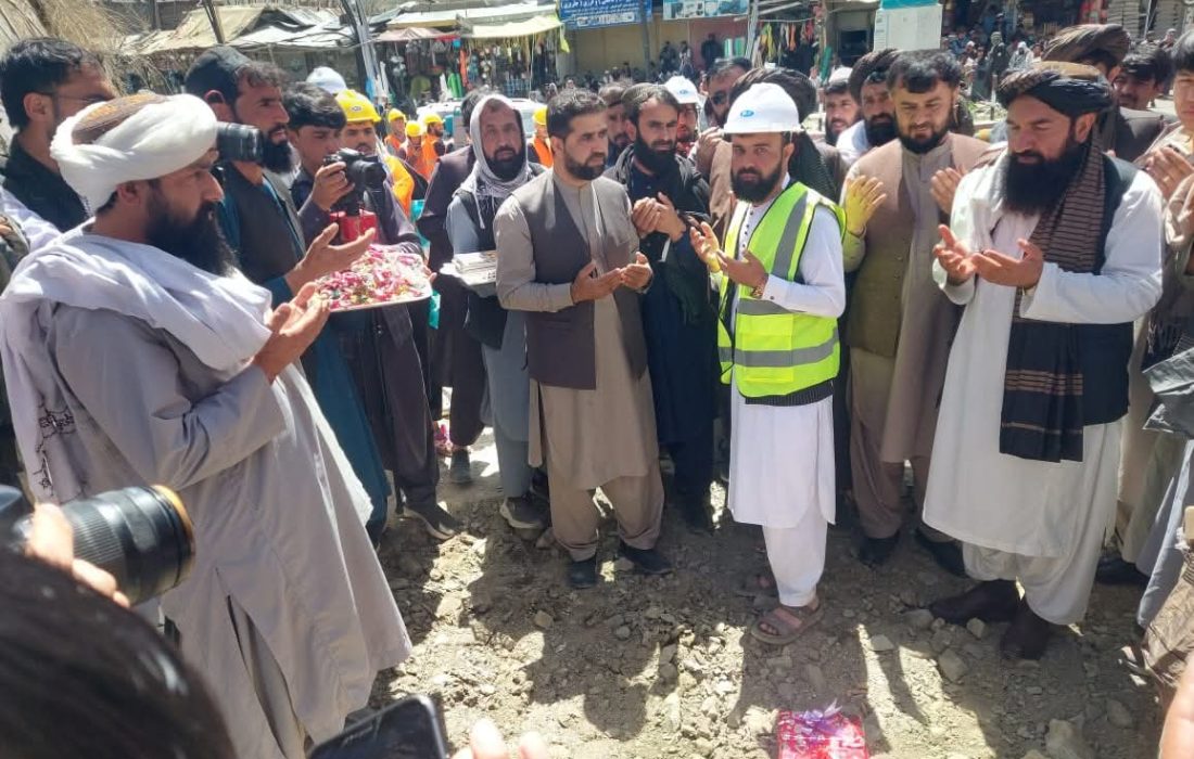 آغاز کار ساخت سرک ۲.۶ کیلومتری سنگلاخ در میدانوردک با هزینه ۷۷.۷ میلیون افغانی