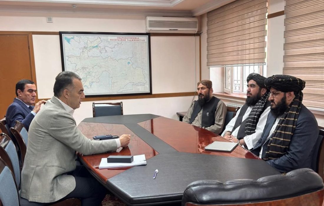 دیدار عبدالحق همکار با وزیر انرژی تاجیکستان: تأکید بر تسریع پروژه «کاسا-۱۰۰۰»