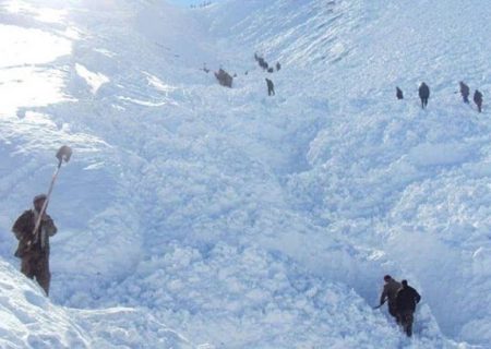چهار تن در پی برف‌کوچ در مسیر ولسوالی راغستان بدخشان جان باختند