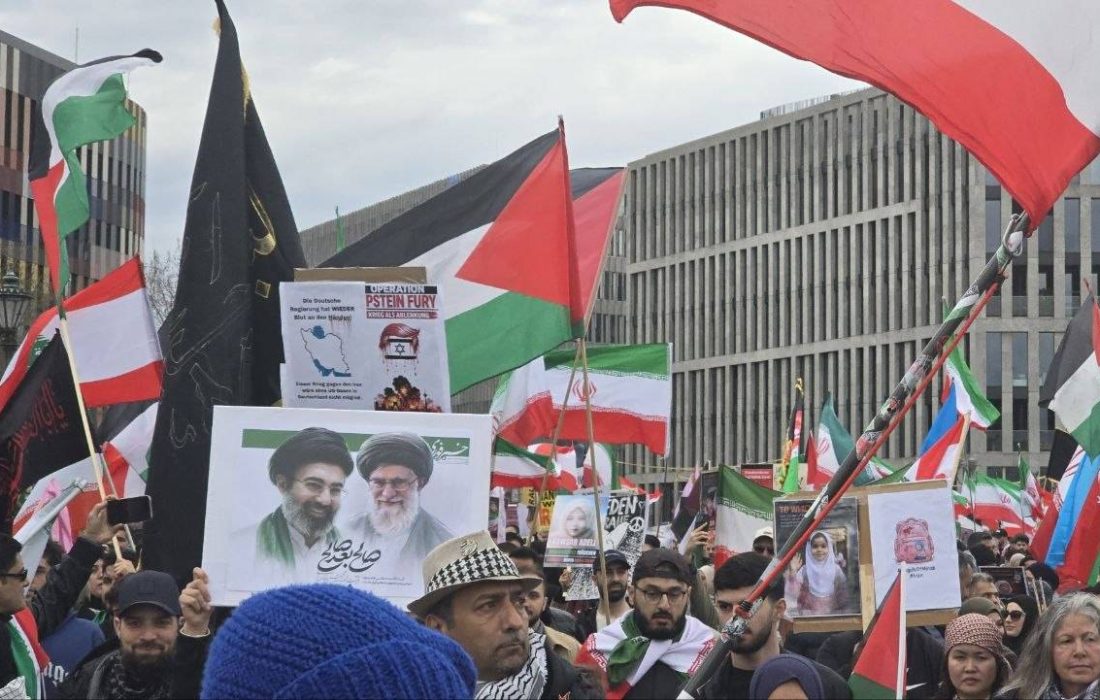 تجمع حمایتی مهاجرین افغانستانی مقیم آلمان در محکومیت تجاوز امریکا و اسرائیل به ایران برگزار شد