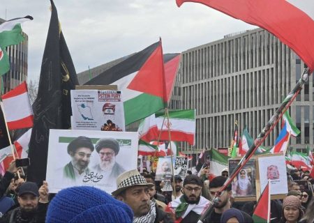تجمع حمایتی مهاجرین افغانستانی مقیم آلمان در محکومیت تجاوز امریکا و اسرائیل به ایران برگزار شد