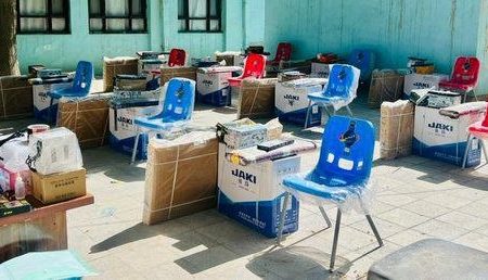 توزیع ابزار کار برای ۵۰ کودک عودت‌کننده در بغلان