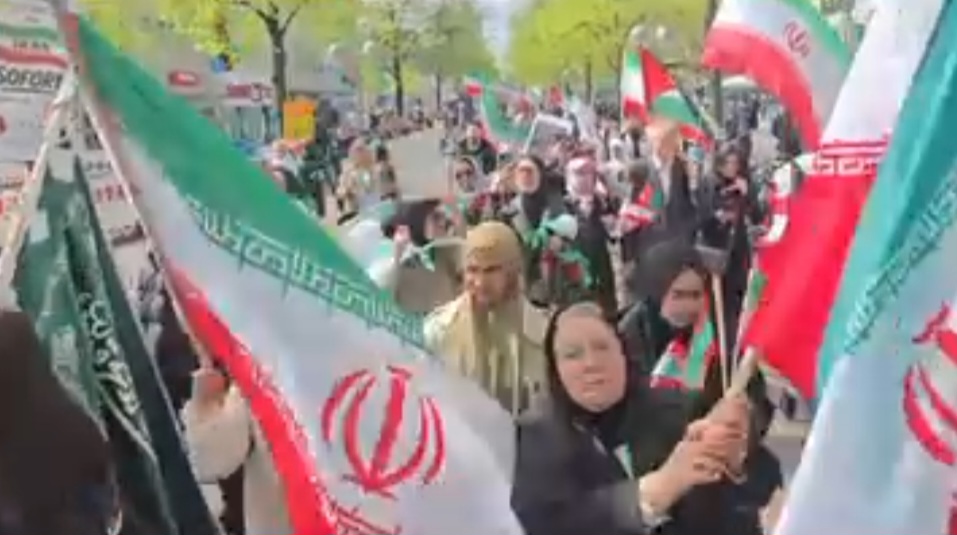 ابراز شگفتی و قدردانی ایرانیان از حمایت افغانستانی‌ها در تظاهرات ضدجنگ در هانوفر آلمان