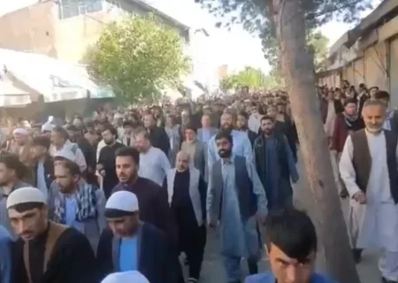 اعتراضات گسترده در هرات/ هزاران نفر در واکنش به کشتار خونین روستای ده‌میری تظاهرات کردند