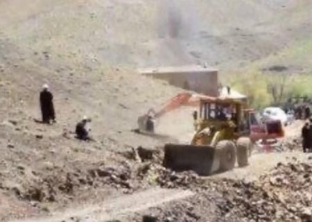 باشنده‌گان قره‌باغ غزنی ساخت جاده ۳۱ کیلومتری به هزینه شخصی را آغاز کردند