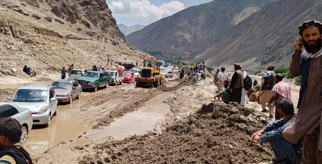 برخی شاهراهها در تخار، بدخشان، بغلان و سمنگان پس از سیلابها بازگشایی شدند