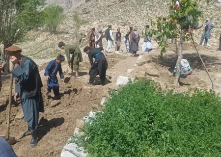 پاک‌کاری ۳ کیلومتر کانال زراعتی در بدخشان/ تلاش‌های مردمی برای احیای زمین‌های آسیب‌دیده از سیلاب