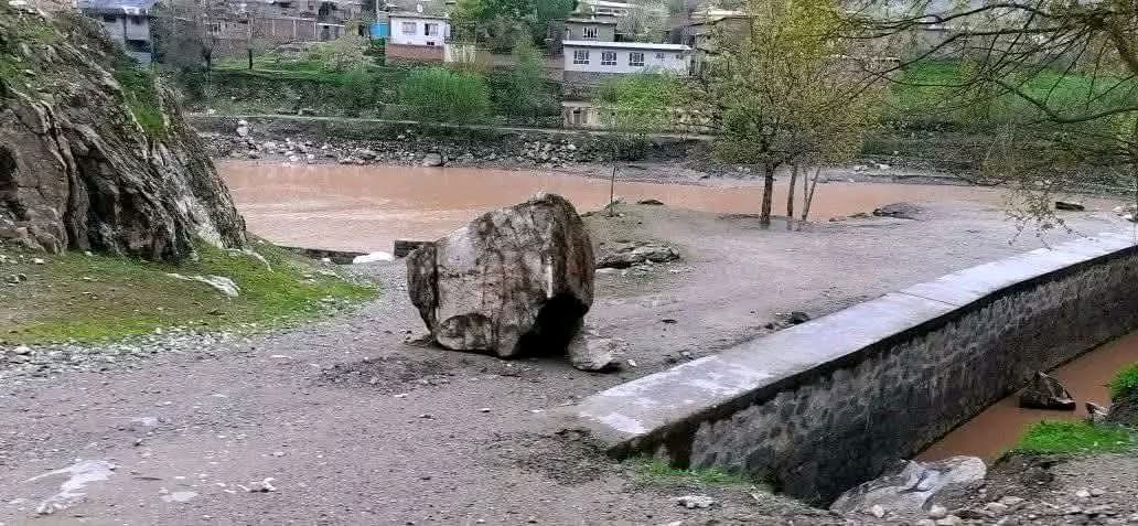 جان باختن یک جوان در بدخشان در پی ریزش سنگ از کوه