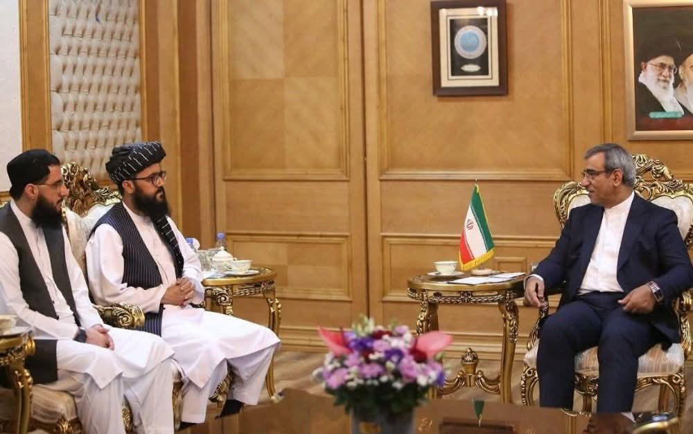 گفت‌وگوی مقام‌های طالبان و ایران درباره تجارت، زندانیان افغان و تردد مرزی