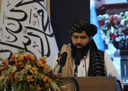 انتقاد وزیر کار طالبان از بدرفتاری با کارگران افغان در خارج