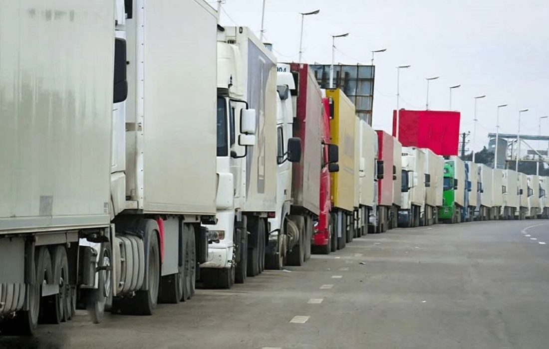 طالبان تسهیلات عبور لاری‌های ایرانی را افزایش می‌دهد: گفت‌وگوی هرات و خراسان رضوی