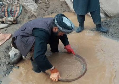 طالبان استخراج غیرقانونی معادن در شغنان بدخشان را متوقف کردند