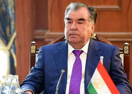 رئیس‌جمهور تاجیکستان خواستار بهبود آموزش «خط فارسی» در نهادهای آموزشی شد