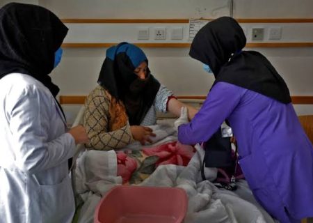 صندوق جمعیت سازمان ملل: قابله‌ها نقش حیاتی در حفظ سلامت مادران و نوزادان در افغانستان دارند