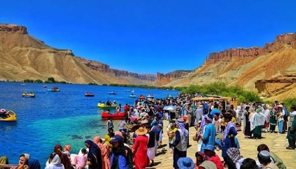بامیان در رخصتیهای عید قربان میزبان نزدیک به ۳۰۰ هزار گردشگر شد