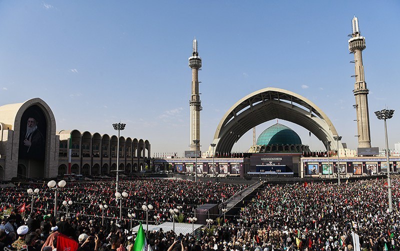 خروش میلیونی عزاداران در تهران، وداع باشکوه با قائد امت اسلامی