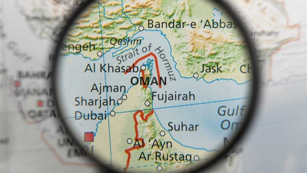 تنگه هرمز تا اطلاع ثانوی بسته شد؛ یک کشتی متخلف با شلیک اخطار متوقف شد