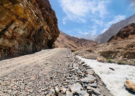 کار ساخت ۱۶ کیلومتر سرک پنجشیر–تخار تکمیل شد