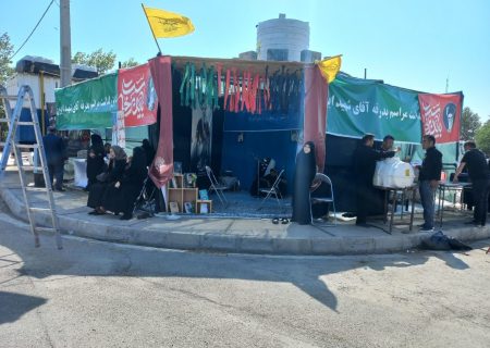 همدلی مهاجران افغانستانی در مراسم تشییع رهبر شهید با برپایی موکب خدماتی