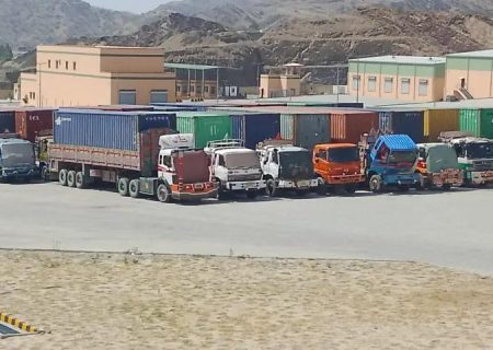 پاکستان به ۲۶ کانتینر کمک‌های برنامۀ جهانی غذا اجازه ورود به افغانستان را داد