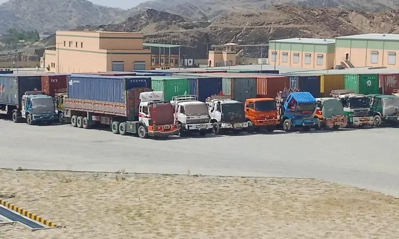 پاکستان به ۲۶ کانتینر کمکهای برنامۀ جهانی غذا اجازه ورود به افغانستان را داد