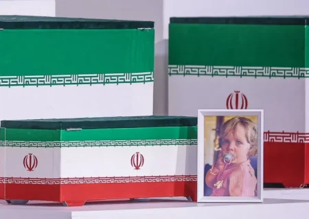 ایندیا تودی: تصویر نوه ۱۴ ماهه آیت‌الله خامنه‌ای در صدر بازتاب‌های جهانی قرار گرفت