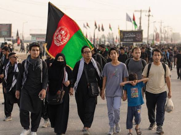 ستاد اربعین ایران: زائران افغانستانی از مسیرهای اعلام‌شده وارد عراق شوند