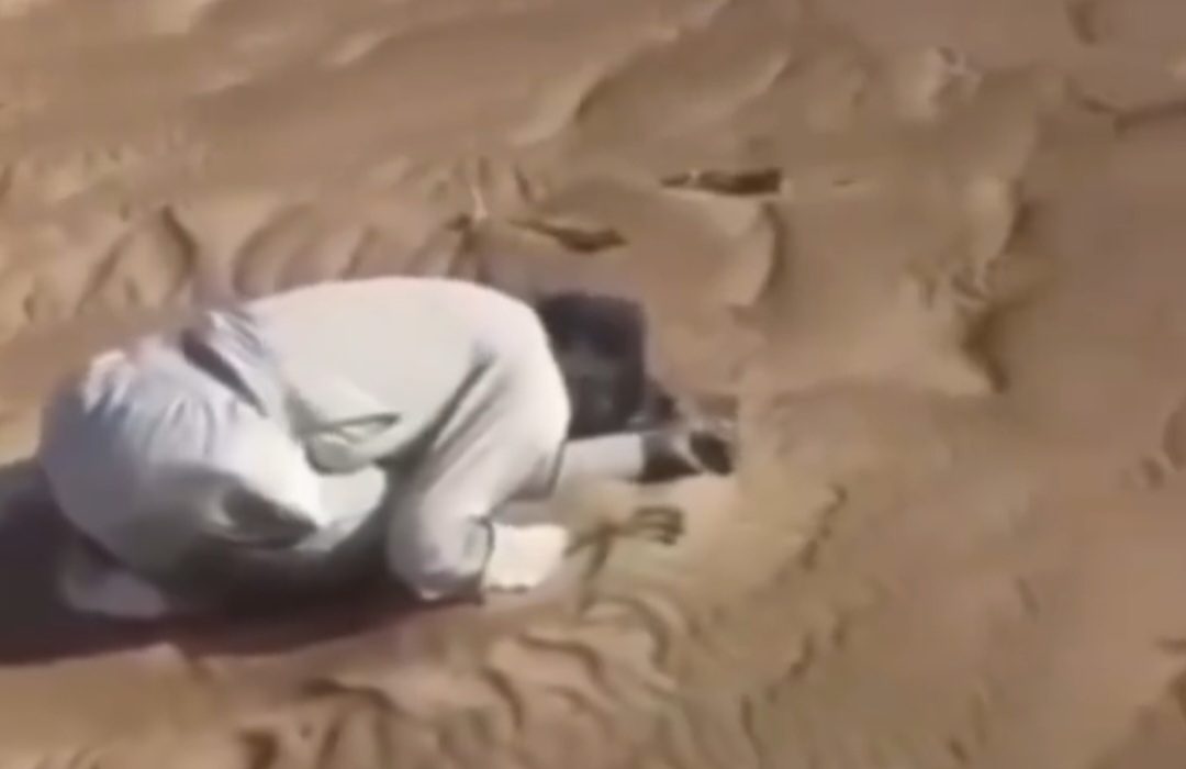 جان‌باختن ۵ نفر در پی تشنگی و گرمای شدید در مسیر قاچاقی به ایران؛ سرنوشت ۱۴ نفر نامعلوم است