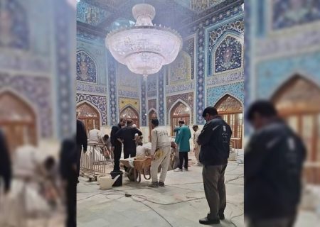 پیکر قائد شهید امت اسلامی در رواق دارالذکر حرم مطهر امام رضا(ع) به خاک سپرده می‌شود