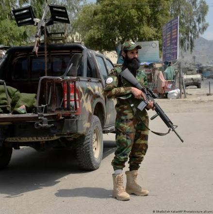 کشته‌شدن هفت سارق مسلح و بازداشت ۱۶ نفر در دو عملیات پولیس طالبان در کابل