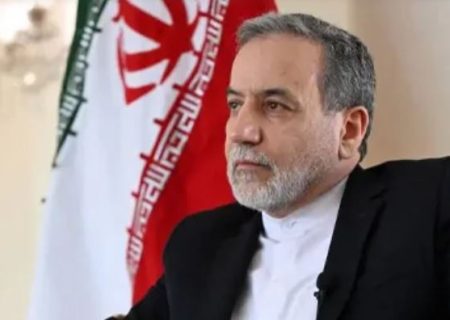 عراقچی: عاشورا نماد عدالت‌خواهی است و ایران در برابر حملات امریکا و اسرائیل ایستاده می‌ماند