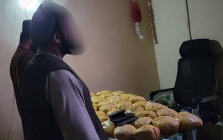 بازداشت دو فرد به ظن قاچاق تریاک در ولسوالی درایم بدخشان