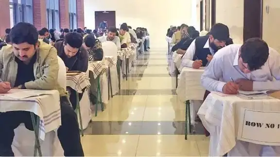پاکستان به دانشجویان افغان پزشکی دستور بازگشت به افغانستان داد
