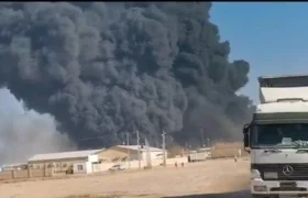 آتش‌ سوزی گسترده در گمرک اسلام‌قلعه: آتش‌ نشانان ایرانی وارد افغانستان شدند