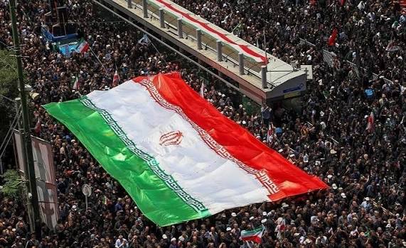 خبرنگار پی‌بی‌اس: با وجود فشار اقتصادی، نشانه‌ای از بی‌ ثباتی گسترده در ایران ندیدم