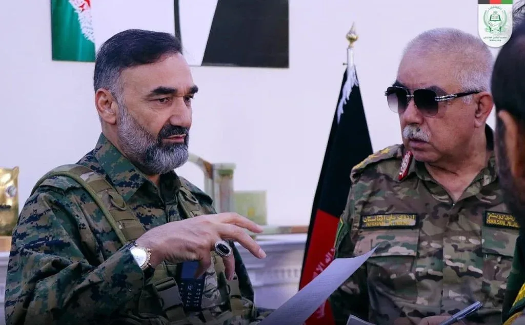 تنش لفظی دوستم و عطامحمد نور: اگر توان مقابله با طالبان را ندارید، سکوت کنید