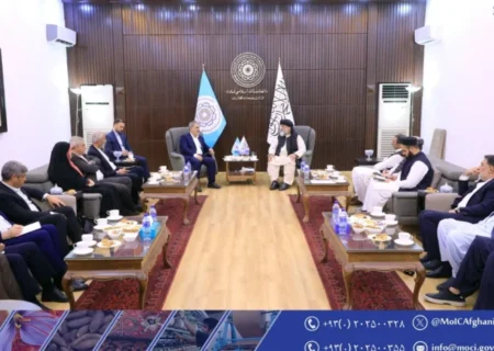 افغانستان و ایران برای افزایش تجارت تا ۱۰ میلیارد دالر گفت‌وگو کردند