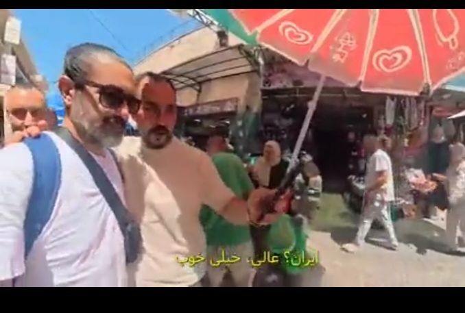 تمجید فلسطینیان از امام خمینی و آیت‌ الله خامنه‌ای در گفت‌وگو با مستند ساز سابق من‌وتو