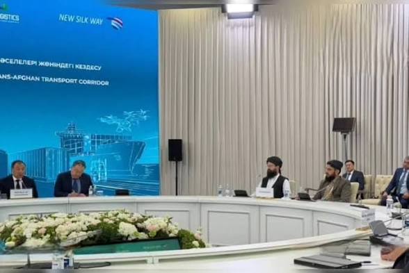 طالبان در نشست ایکو بر توسعه خطوط آهن و پیشبرد پروژه افغان ترانس تأکید کرد
