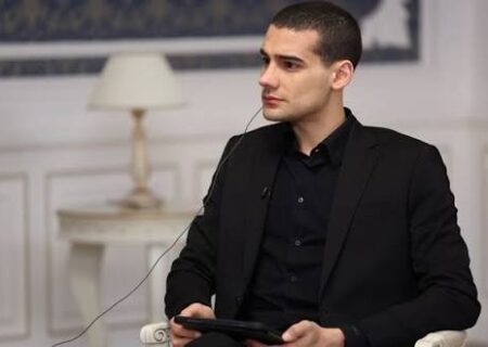ماریو نوفل: پیش از حمله به ایران، تنگه هرمز باز و قیمت نفت زیر ۷۰ دالر بود