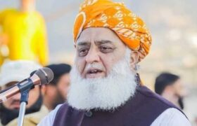 فضل‌الرحمن: دولت کنونی پاکستان با تقلب انتخاباتی به قدرت رسیده است
