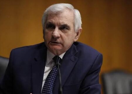 انتقاد سناتور آمریکایی از ناکامی واشنگتن پس از هشت ماه جنگ با ایران