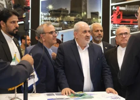 وزیر نیروی ایران از غرفه صنعت برق حرارتی این کشور در نمایشگاه بین‌المللی افغانستان بازدید کرد