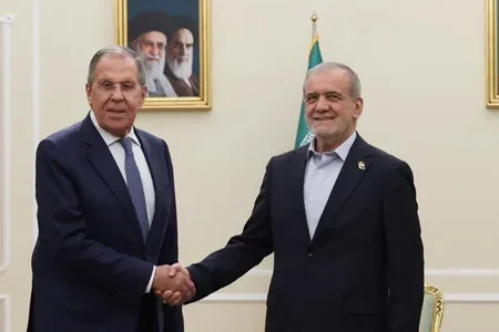 پزشکیان و لاوروف بر گسترش همکاری‌های راهبردی تأکید کردند