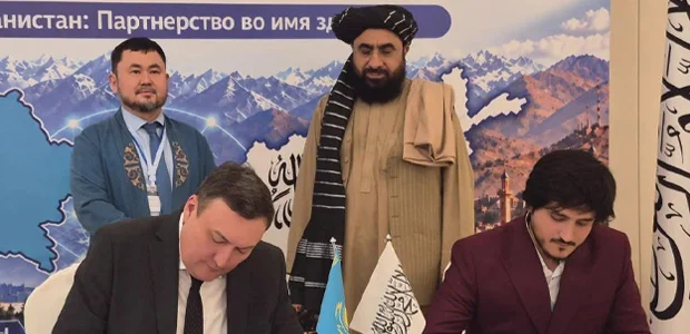 رایزنی هیئت طالبان و قزاقستان درباره گسترش تجارت دارو و تجهیزات پزشکی